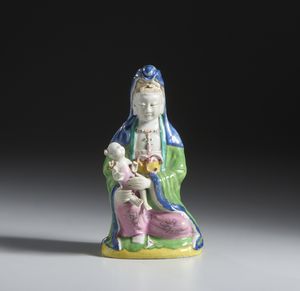 Arte Cinese - Guanyin in porcellana fencai.Cina, Dinastia Qing, XVIII sec.