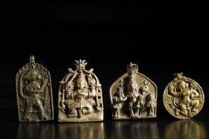 Arte Indiana - Gruppo di 4 placche devozionali in lega di rame.India Meridionale e popolare, XIX secolo.