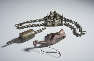 Arte Indiana : Gruppo di 10  utensili di varia natura India, XIX-XX secolo  - Asta Asta 437 | ARTE ORIENTALE - ARTE ORIENTALE DA COLLEZIONI PRIVATE ITALIANE Online - Associazione Nazionale - Case d'Asta italiane