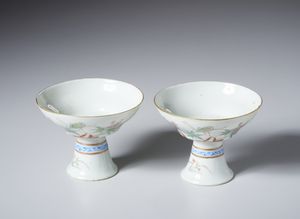 Arte Cinese - Coppia di tazze a stelo. China,  XX secolo