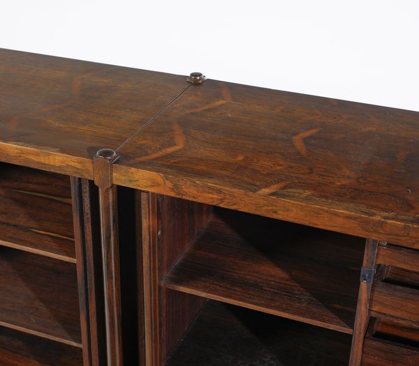 FRATELLI PROSERPIO : Credenza a due corpi a serranda, Italia  - Asta Asta 438 | DESIGN E ARTI DECORATIVE DEL NOVECENTO Online - Associazione Nazionale - Case d'Asta italiane