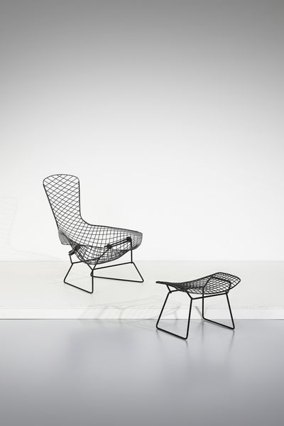 HARRY BERTOIA  (1915 - 1978) : Poltrona Bird con poggiapiedi  - Asta Asta 438 | DESIGN E ARTI DECORATIVE DEL NOVECENTO Online - Associazione Nazionale - Case d'Asta italiane
