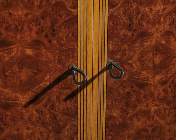 SCARPA AFRA (1937-2011) & TOBIA (n. 1935) : Mobile a due ante della serie Artona per Maxalto, Italia  - Asta Asta 438 | DESIGN E ARTI DECORATIVE DEL NOVECENTO Online - Associazione Nazionale - Case d'Asta italiane