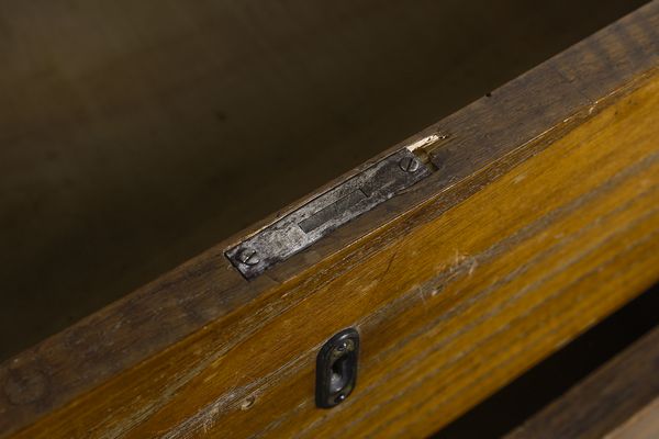 ROSSI RUGGERO : Cassettiera, Bologna  - Asta Asta 438 | DESIGN E ARTI DECORATIVE DEL NOVECENTO Online - Associazione Nazionale - Case d'Asta italiane