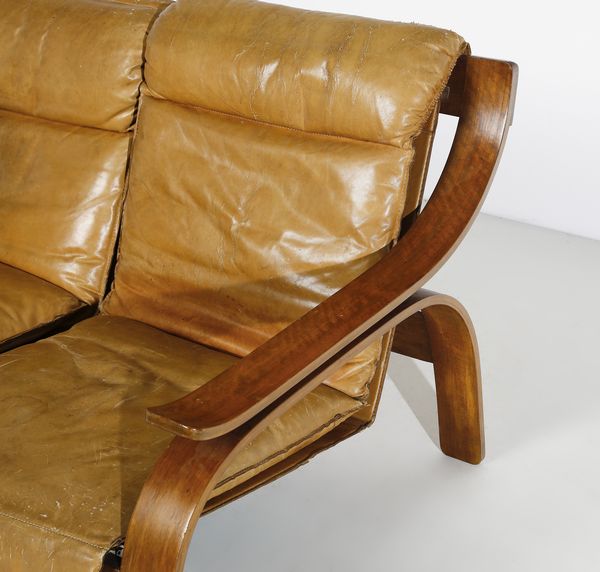 ZANUSO MARCO (1916 - 2001) : Divano a due posti mod. Woodline per Arflex, Milano  - Asta Asta 438 | DESIGN E ARTI DECORATIVE DEL NOVECENTO Online - Associazione Nazionale - Case d'Asta italiane