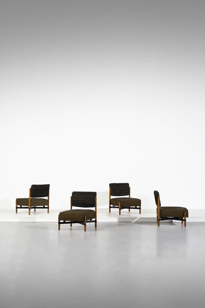 PARISI ICO (1916 - 1996) : nello stile di. Quattro poltrone  - Asta Asta 438 | DESIGN E ARTI DECORATIVE DEL NOVECENTO Online - Associazione Nazionale - Case d'Asta italiane