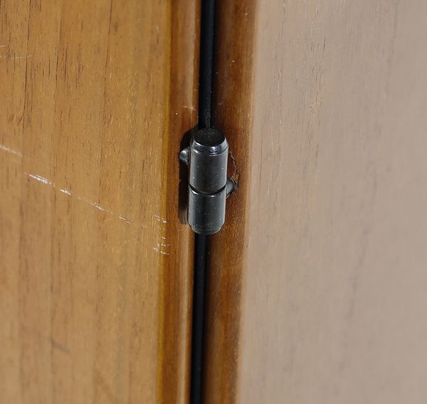 SCARPA AFRA (1937-2011) & TOBIA (n. 1935) : Credenza a quattro ante per Stildomus, Italia  - Asta Asta 438 | DESIGN E ARTI DECORATIVE DEL NOVECENTO Online - Associazione Nazionale - Case d'Asta italiane