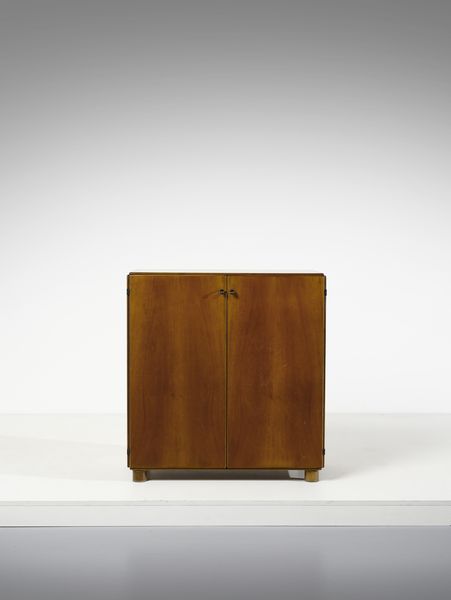 SCARPA AFRA (1937-2011) & TOBIA (n. 1935) : Piccola credenza a due ante per Stildomus, Italia  - Asta Asta 438 | DESIGN E ARTI DECORATIVE DEL NOVECENTO Online - Associazione Nazionale - Case d'Asta italiane