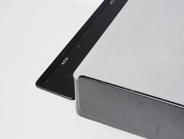 MAGISTRETTI VICO (1920 - 2006) : Tavolo-bar da salotto mod. Caori per Gavina, San Lazzaro di Savena  - Asta Asta 438 | DESIGN E ARTI DECORATIVE DEL NOVECENTO Online - Associazione Nazionale - Case d'Asta italiane