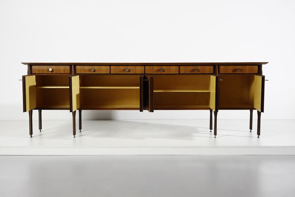 MANIFATTURA ITALIANA : Credenza a sei ante  - Asta Asta 438 | DESIGN E ARTI DECORATIVE DEL NOVECENTO Online - Associazione Nazionale - Case d'Asta italiane