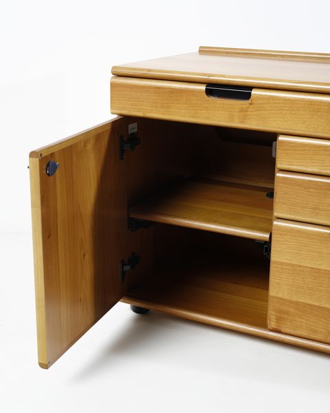 ETTORE SOTTSASS (1917-2007) & HANS VON KLIER (1934-2000) : Mobile da ufficio della Linea Direzionale per Olivetti Synthesis, Ivrea  - Asta Asta 438 | DESIGN E ARTI DECORATIVE DEL NOVECENTO Online - Associazione Nazionale - Case d'Asta italiane