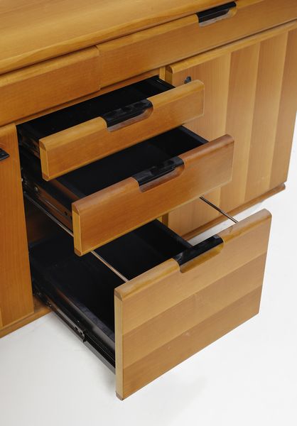 ETTORE SOTTSASS (1917-2007) & HANS VON KLIER (1934-2000) : Mobile da ufficio della Linea Direzionale per Olivetti Synthesis, Ivrea  - Asta Asta 438 | DESIGN E ARTI DECORATIVE DEL NOVECENTO Online - Associazione Nazionale - Case d'Asta italiane