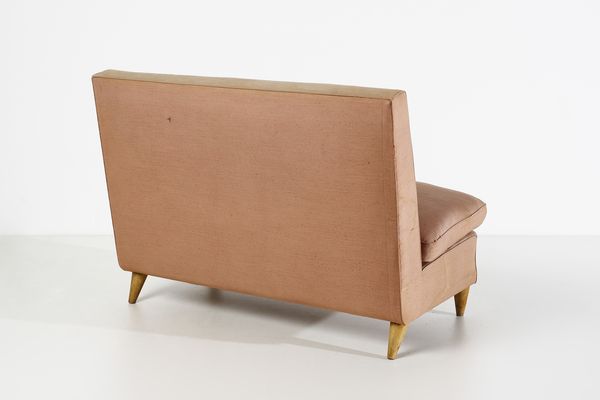 PONTI GIO (1891 - 1979) : attribuito. Divano a due posti per Casa Moderna, Italia  - Asta Asta 438 | DESIGN E ARTI DECORATIVE DEL NOVECENTO Online - Associazione Nazionale - Case d'Asta italiane