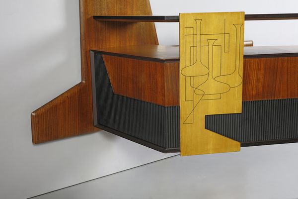 MANIFATTURA ITALIANA : Mobile-bar pensile con stipo a due ante e cassetti e sgabello  - Asta Asta 438 | DESIGN E ARTI DECORATIVE DEL NOVECENTO Online - Associazione Nazionale - Case d'Asta italiane