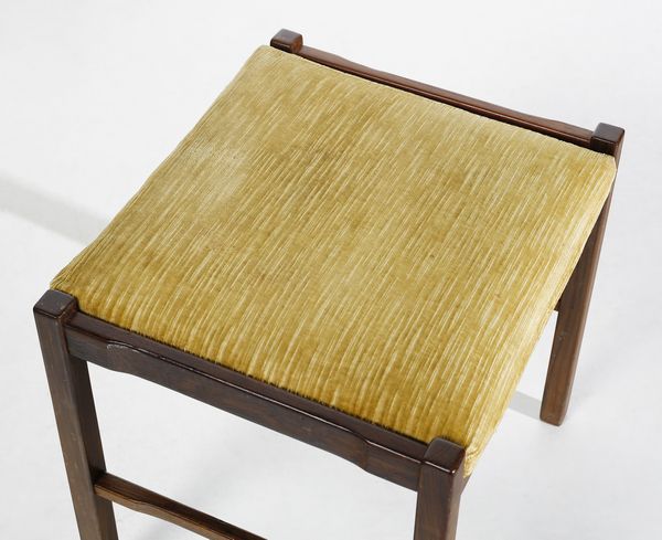 AGNOLI TITO (1931 - 2012) : Poltroncina e poggiapiedi per Cinova, Lissone  - Asta Asta 438 | DESIGN E ARTI DECORATIVE DEL NOVECENTO Online - Associazione Nazionale - Case d'Asta italiane