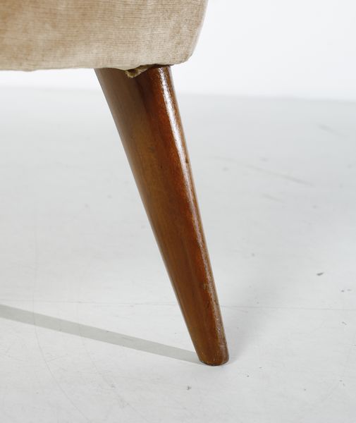 PONTI GIO (1891 - 1979) : Coppia di poltrone per Cassina, Meda  - Asta Asta 438 | DESIGN E ARTI DECORATIVE DEL NOVECENTO Online - Associazione Nazionale - Case d'Asta italiane