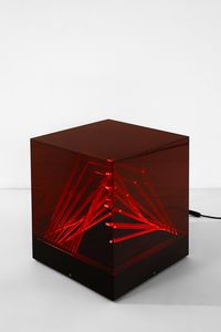 RIVIERE JAMES (n. 1949) : Lampada da tavolo Cubo di Teo per Centro Ricerche Arte Industria, Lissone  - Asta Asta 438 | DESIGN E ARTI DECORATIVE DEL NOVECENTO Online - Associazione Nazionale - Case d'Asta italiane