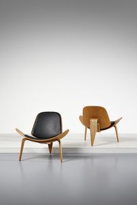 WEGNER HANS JORGEN (1914 - 2007) - Coppia di poltrone mod. CH07 Shell Chair per di Carl Hansen & Co., Danimarca