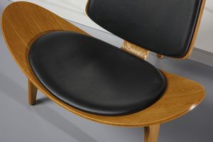 WEGNER HANS JORGEN (1914 - 2007) : Coppia di poltrone mod. CH07 Shell Chair per di Carl Hansen & Co., Danimarca  - Asta Asta 438 | DESIGN E ARTI DECORATIVE DEL NOVECENTO Online - Associazione Nazionale - Case d'Asta italiane