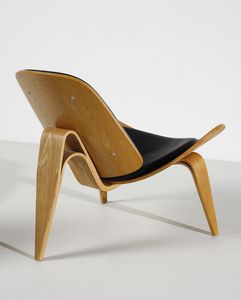 WEGNER HANS JORGEN (1914 - 2007) : Coppia di poltrone mod. CH07 Shell Chair per di Carl Hansen & Co., Danimarca  - Asta Asta 438 | DESIGN E ARTI DECORATIVE DEL NOVECENTO Online - Associazione Nazionale - Case d'Asta italiane