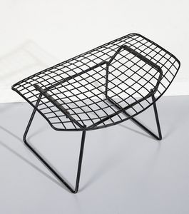 HARRY BERTOIA  (1915 - 1978) : Poltrona Bird con poggiapiedi  - Asta Asta 438 | DESIGN E ARTI DECORATIVE DEL NOVECENTO Online - Associazione Nazionale - Case d'Asta italiane