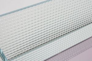 LISSONI PIERO (n. 1956) : Tavolino da salotto per Glas Italia  - Asta Asta 438 | DESIGN E ARTI DECORATIVE DEL NOVECENTO Online - Associazione Nazionale - Case d'Asta italiane