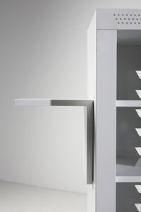 THUN MATTEO (n. 1952) : Cassa Phono per Bieffeplast, Padova  - Asta Asta 438 | DESIGN E ARTI DECORATIVE DEL NOVECENTO Online - Associazione Nazionale - Case d'Asta italiane