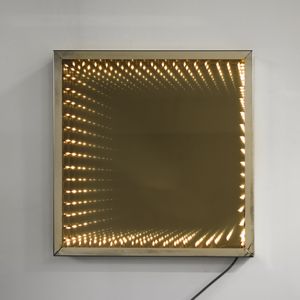 MANIFATTURA ITALIANA : Specchio luminoso Infinity  - Asta Asta 438 | DESIGN E ARTI DECORATIVE DEL NOVECENTO Online - Associazione Nazionale - Case d'Asta italiane