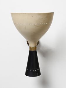 STILNOVO : Coppia di lampade da parete a due luci, Milano  - Asta Asta 438 | DESIGN E ARTI DECORATIVE DEL NOVECENTO Online - Associazione Nazionale - Case d'Asta italiane