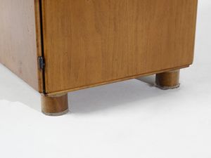 SCARPA AFRA (1937-2011) & TOBIA (n. 1935) : Piccola credenza a due ante per Stildomus, Italia  - Asta Asta 438 | DESIGN E ARTI DECORATIVE DEL NOVECENTO Online - Associazione Nazionale - Case d'Asta italiane