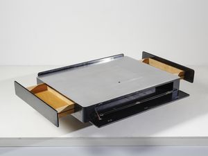 MAGISTRETTI VICO (1920 - 2006) : Tavolo-bar da salotto mod. Caori per Gavina, San Lazzaro di Savena  - Asta Asta 438 | DESIGN E ARTI DECORATIVE DEL NOVECENTO Online - Associazione Nazionale - Case d'Asta italiane