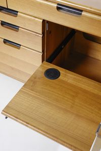 ETTORE SOTTSASS (1917-2007) & HANS VON KLIER (1934-2000) : Mobile da ufficio della Linea Direzionale per Olivetti Synthesis, Ivrea  - Asta Asta 438 | DESIGN E ARTI DECORATIVE DEL NOVECENTO Online - Associazione Nazionale - Case d'Asta italiane