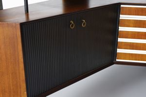 MANIFATTURA ITALIANA : Mobile-bar pensile con stipo a due ante e cassetti e sgabello  - Asta Asta 438 | DESIGN E ARTI DECORATIVE DEL NOVECENTO Online - Associazione Nazionale - Case d'Asta italiane