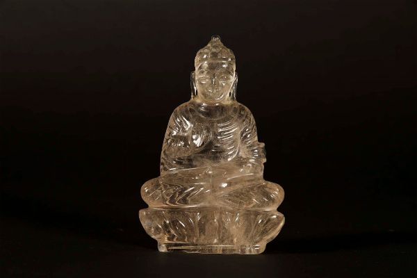 Figura di Buddha seduto su fiore di loto in cristallo di rocca, Cina, Dinastia Qing, epoca Qianlong (1736-1796)  - Asta Chinese Works of Art - Associazione Nazionale - Case d'Asta italiane