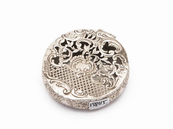 Scatola circolare porta essenze in argento, Londra 1893  - Asta Galanterie e curiosit - Associazione Nazionale - Case d'Asta italiane