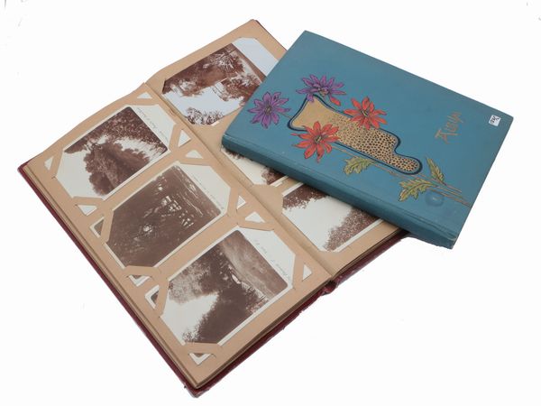 Due album di fotocartoline con vedute di Roma e dintorni, inizio del XX secolo  - Asta Galanterie e curiosit� - Associazione Nazionale - Case d'Asta italiane
