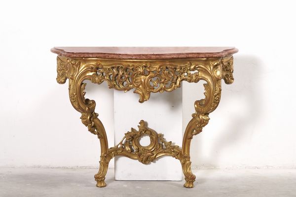 Coppia di consolles a goccia in legno intagliato e dorato. XX secolo  - Asta Decoro in stile antico Palazzo Pugliese - Associazione Nazionale - Case d'Asta italiane