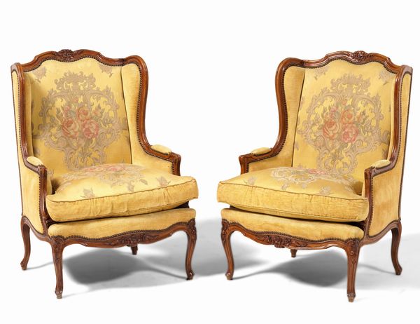 Coppia di poltrone in legno intagliato. XIX-XX secolo  - Asta Decoro in stile antico Palazzo Pugliese - Associazione Nazionale - Case d'Asta italiane