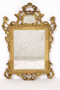 Coppia di specchiere in legno intagliato e dorato. Italia XIX-XX secolo  - Asta Decoro in stile antico Palazzo Pugliese - Associazione Nazionale - Case d'Asta italiane