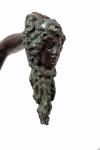 Perseo con la testa di Medusa. Da Benvenuto Cellini. Fonditore italiano del XX secolo  - Asta Decoro in stile antico Palazzo Pugliese - Associazione Nazionale - Case d'Asta italiane