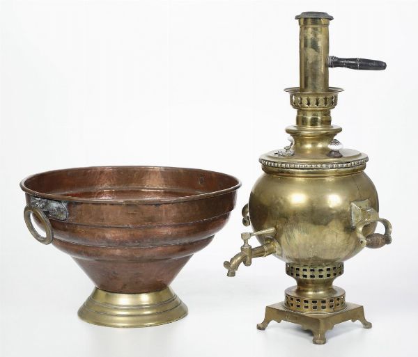 Samovar in ottone e vaso in rame  - Asta Antiquariato - Associazione Nazionale - Case d'Asta italiane