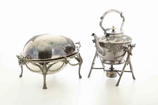 Portavivande e una teiera in sheffield  - Asta Antiquariato - Associazione Nazionale - Case d'Asta italiane