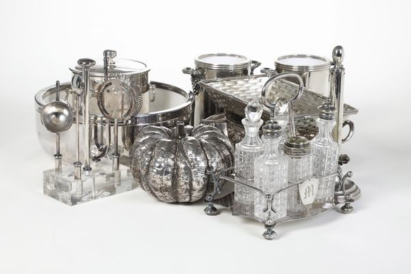 Lotto di oggetti in metallo e metallo argentato  - Asta Antiquariato - Associazione Nazionale - Case d'Asta italiane