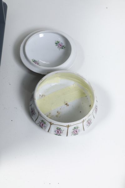 Lotto misto di oggetti in vetro e ceramica  - Asta Antiquariato - Associazione Nazionale - Case d'Asta italiane