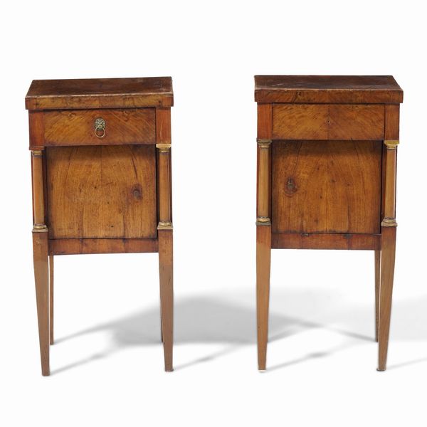 Coppia di comodini Impero. XIX secolo  - Asta Antiquariato - Associazione Nazionale - Case d'Asta italiane