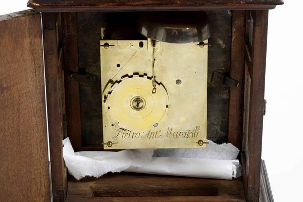Orologio con quadrante in argento. Pietro Antonio Muratelli, Genova XVIII secolo  - Asta Antiquariato - Associazione Nazionale - Case d'Asta italiane