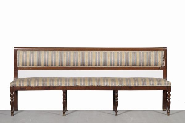 Coppia di divani in legno. XVIII-XIX secolo  - Asta Antiquariato - Associazione Nazionale - Case d'Asta italiane