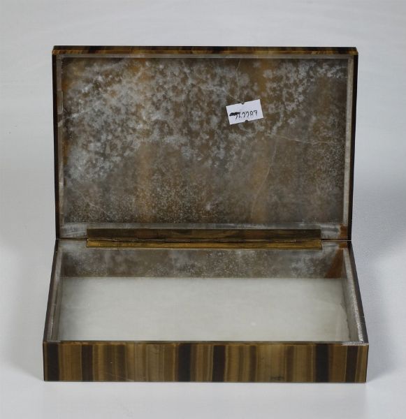 Scatola in occhio di Tigre. XX secolo  - Asta Antiquariato - Associazione Nazionale - Case d'Asta italiane