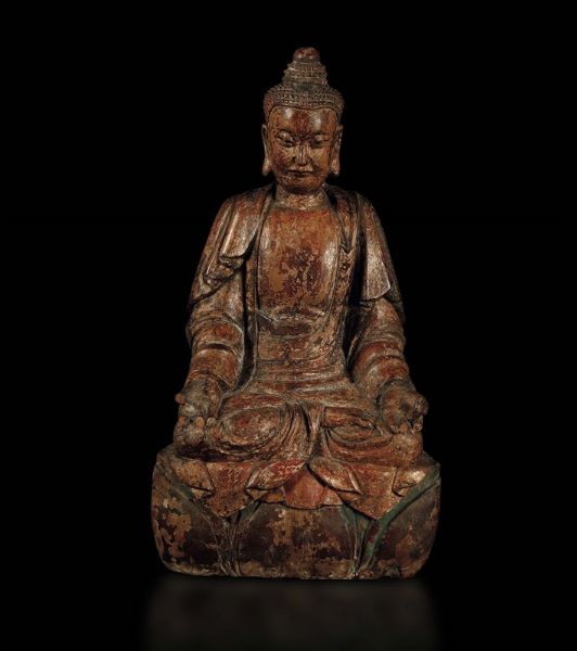 Figura di Buddha seduto in legno con tracce di policromia, Cina, Dinastia Ming, XVI secolo  - Asta Fine Chinese Works of Art - Associazione Nazionale - Case d'Asta italiane