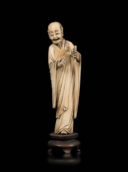 Figura di saggio scolpito in  avorio, Cina, Dinastia Ming, fine XVII secolo  - Asta Fine Chinese Works of Art - Associazione Nazionale - Case d'Asta italiane